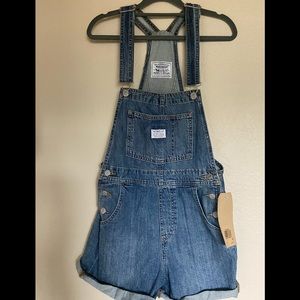 Levi’s over-sized short-alls. Women’s XS. W/ tags